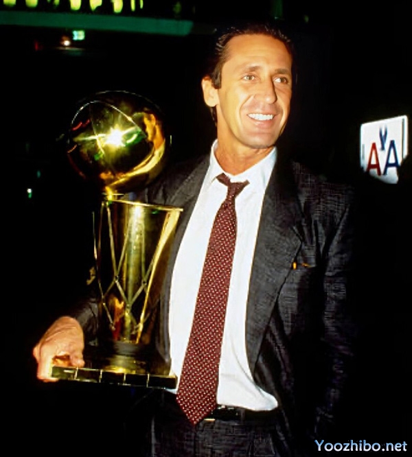 帕特-莱利:1989-90赛季的NBA最佳教练与<a href=/lanqiubofang/lakers/ target=_blank class=infotextkey>湖人</a>王朝的缔造者