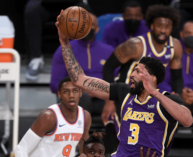 为何詹姆斯复出如此受关注？击败尼克斯给出答案，老詹让他们心虚