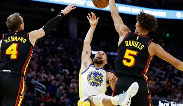 空砍61分！库里巴特勒双星难救主 勇士角色球员低迷主场溃败