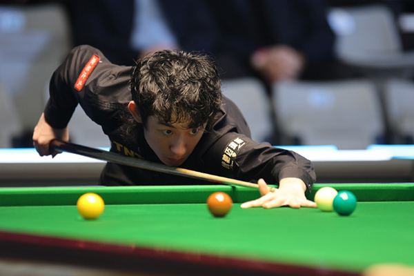 6-0“剃光头”！吴宜泽火力全开横扫肖国栋，首进大师赛四强