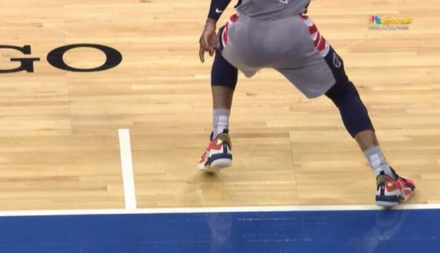 争议一幕！威少最后时刻踩线出界，奇才主帅：裁判说出界就出界了